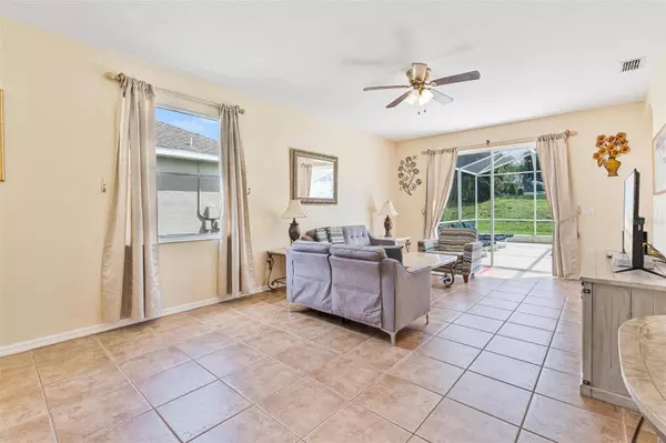 454 GLENEAGLES DR, Davenport, FL 33897