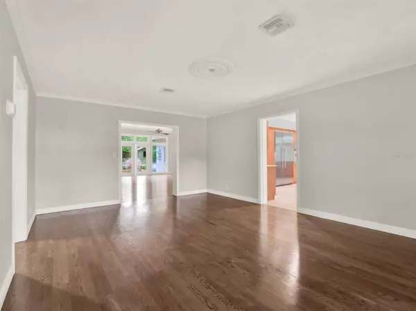 130 W KINGS WAY, Winter Park, FL 32789