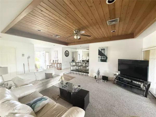 15 ABBEY CT, Haines City, FL 33844