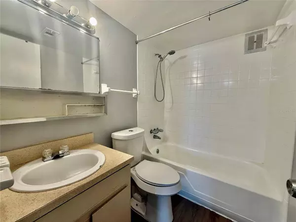 5325 CURRY FORD RD #20, Orlando, FL 32812