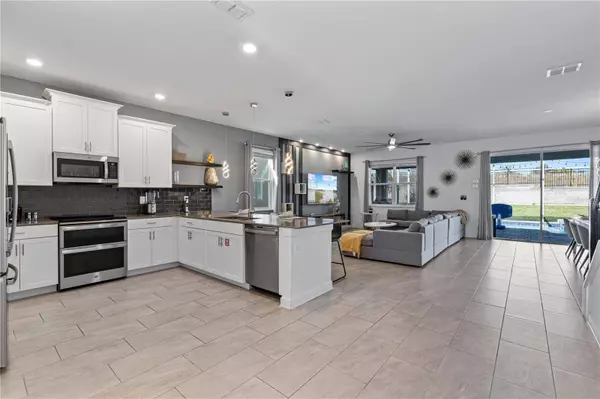 9190 SOMMERSET HILLS DR, Davenport, FL 33896