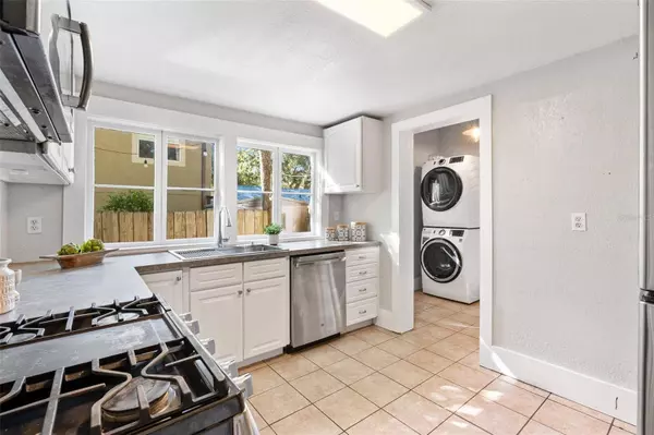 12 N FOREST AVE, Orlando, FL 32803