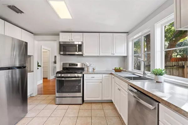 12 N FOREST AVE, Orlando, FL 32803