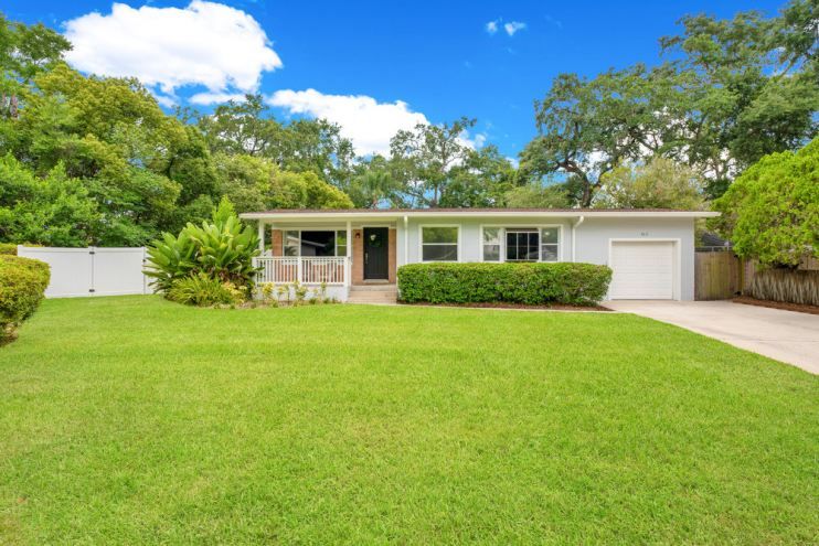 New Luxury Listing in College Park by Bent Danholm