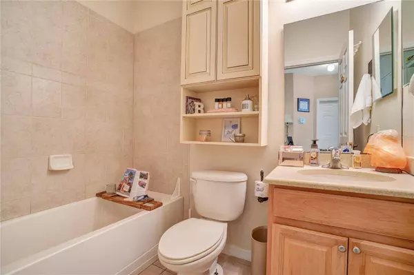 2862 OAKWATER DR, Kissimmee, FL 34747