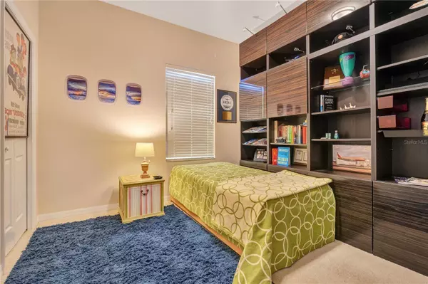 2862 OAKWATER DR, Kissimmee, FL 34747