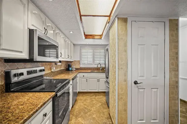 300 S SYKES CREEK Pkwy #105, Merritt Island, FL 32952