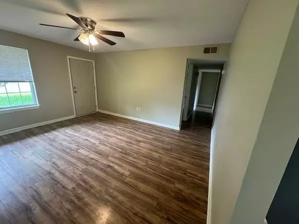 127 Fieldcrest Dr, AR 72143