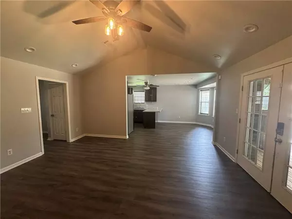 106 Louis Dr, Searcy, AR 72143