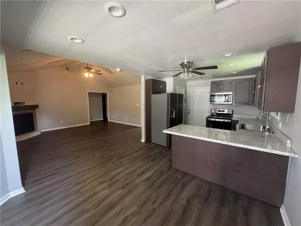 106 Louis Dr, Searcy, AR 72143