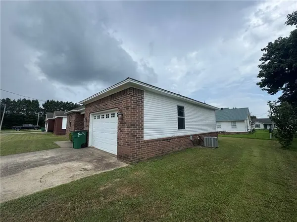 1008 Tori Ln, Beebe, AR 72012