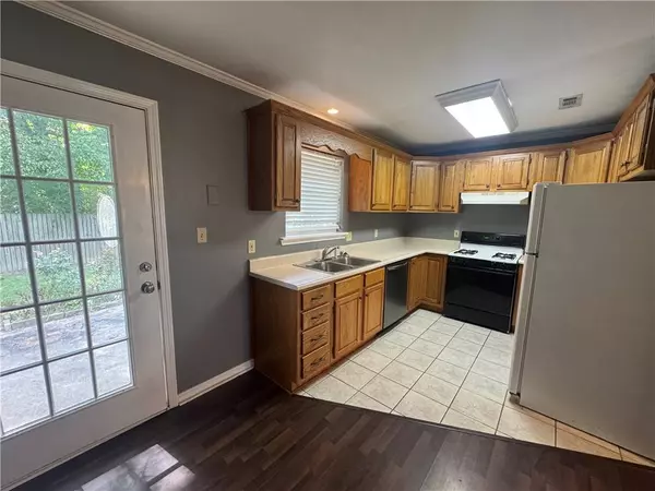 103 Lelia Ln, Searcy, AR 72143