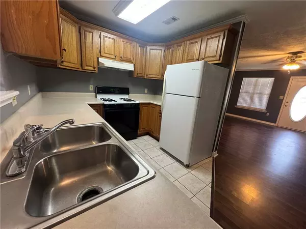 103 Lelia Ln, Searcy, AR 72143