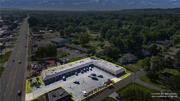 2621 W Main, Russellville, AR 72802