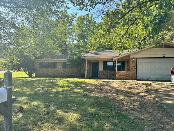 1201 W 18th Ter, Russellville, AR 72801