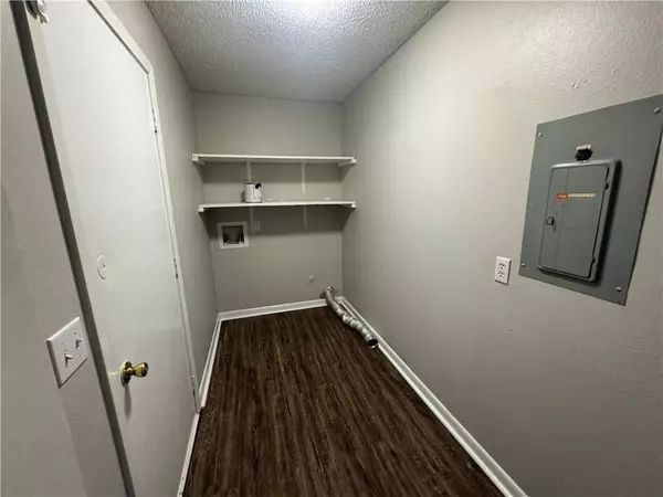 725 Spruce St, Healing Springs, AR 72545