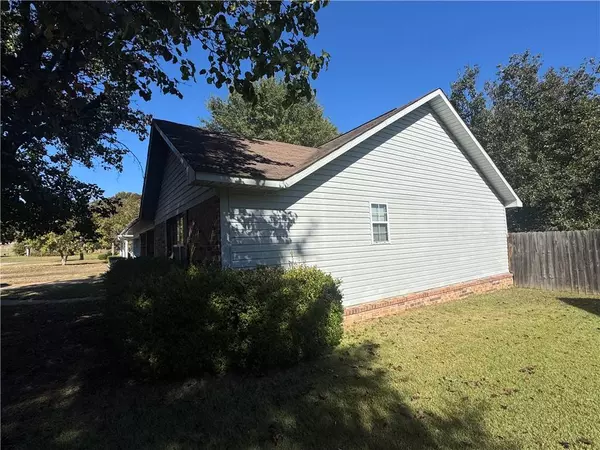 126 Fieldcrest, Searcy, AR 72143