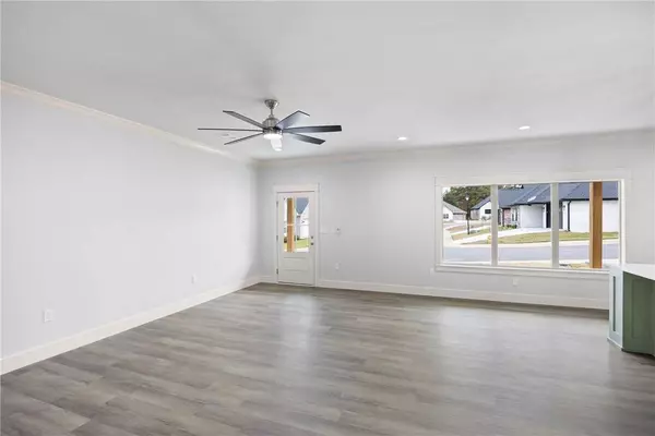 107 Harbor Cir, Russellville, AR 72802