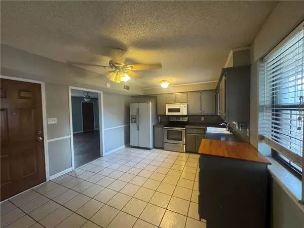 104 Northfield Dr, Searcy, AR 72143