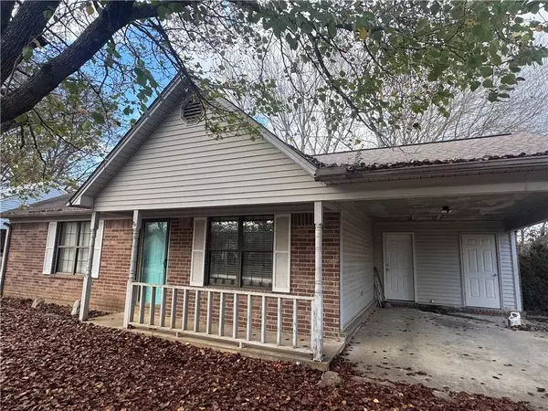 104 Northfield Dr, Searcy, AR 72143