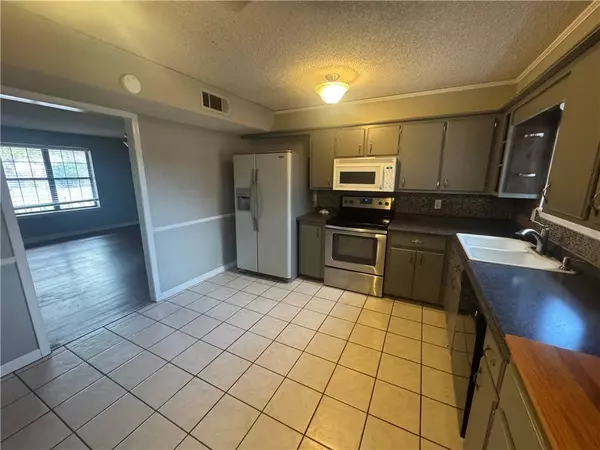 104 Northfield Dr, Searcy, AR 72143