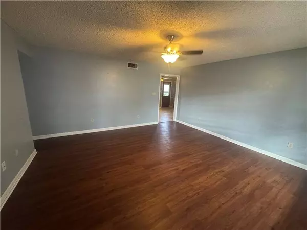 104 Northfield Dr, Searcy, AR 72143