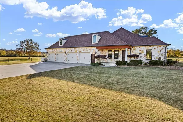 2365 W Gum Log Rd, Russellville, AR 72802