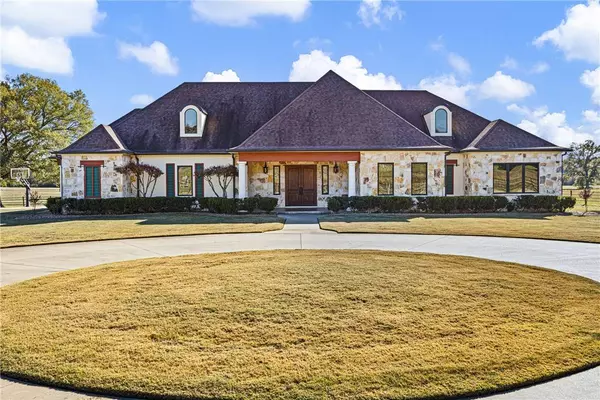 2365 W Gum Log Rd, Russellville, AR 72802