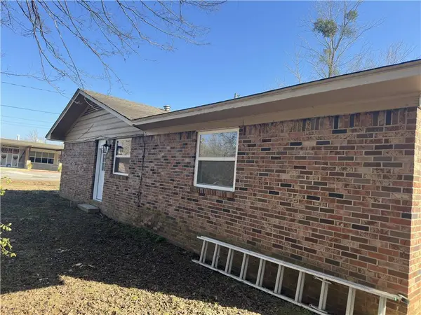 200 S Muskogee, Russellville, AR 72801