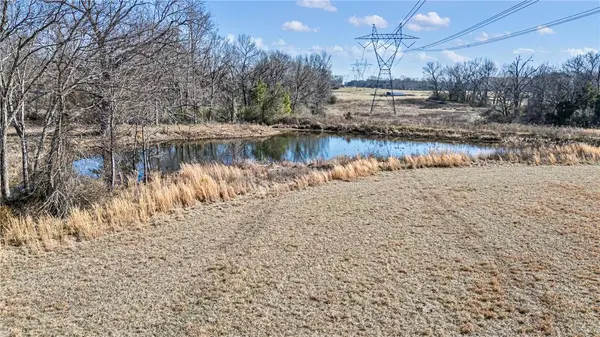 75 Round Rock Rd, Russellville, AR 72802