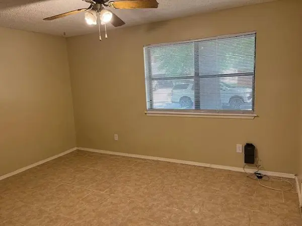 2106 E 15th St, Russellville, AR 72802