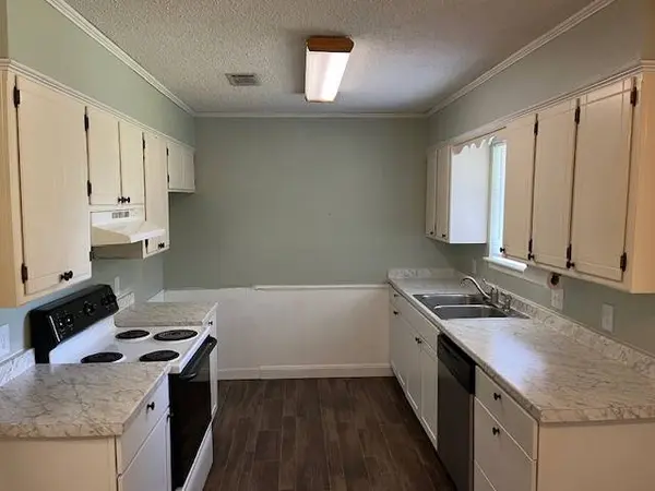 2106 E 15th St, Russellville, AR 72802