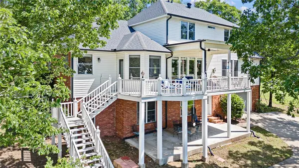 8 Ridgeline Dr, Russellville, AR 72802