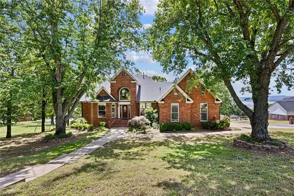8 Ridgeline Dr, Russellville, AR 72802
