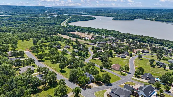 8 Ridgeline Dr, Russellville, AR 72802