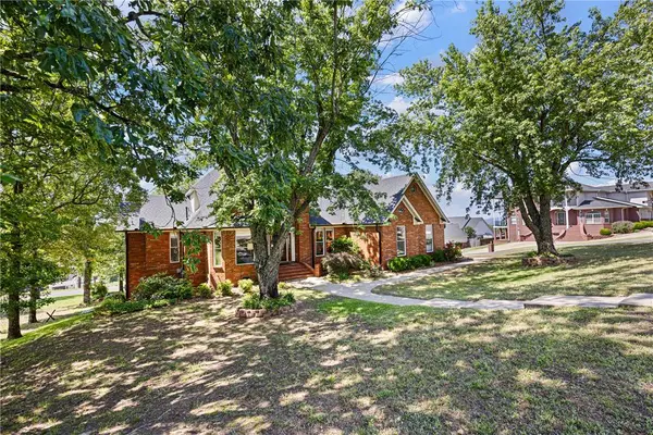 8 Ridgeline Dr, Russellville, AR 72802
