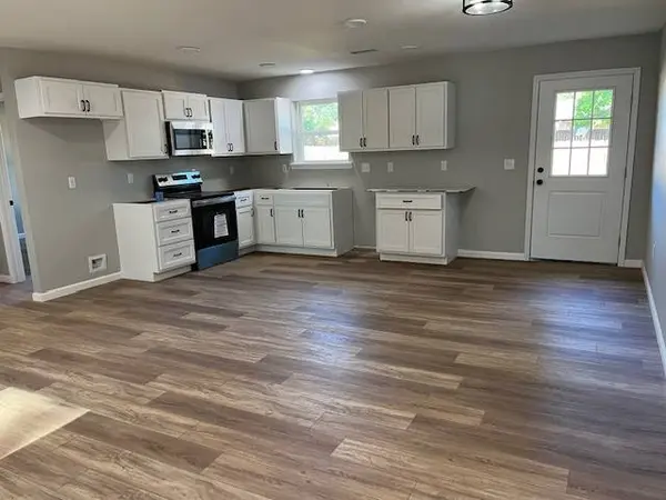1620 Boston Pl, Russellville, AR 72801