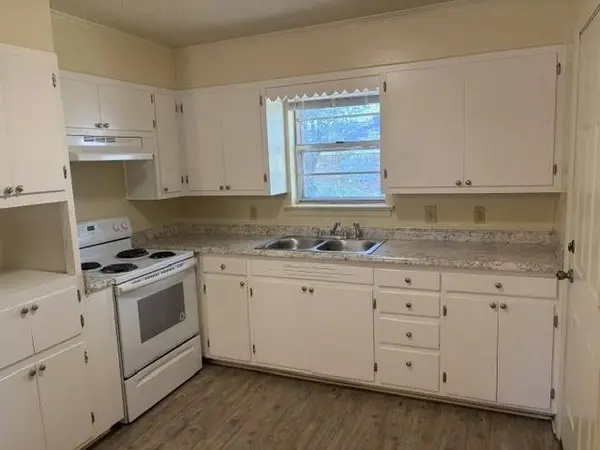 1414 Boston Pl, Russellville, AR 72801