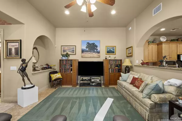 6730 Frua, San Antonio, TX 78257