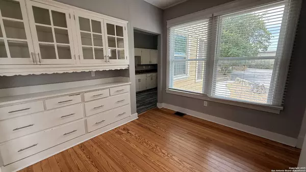 107 Willim UNIT 4, Alamo Heights, TX 78209