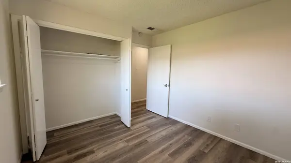 7418 PIPERS CREEK ST, San Antonio, TX 78251