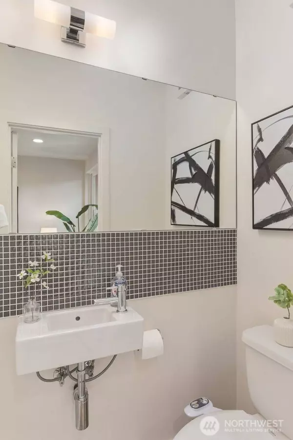 7507 25th AVE NE #B, Seattle, WA 98115