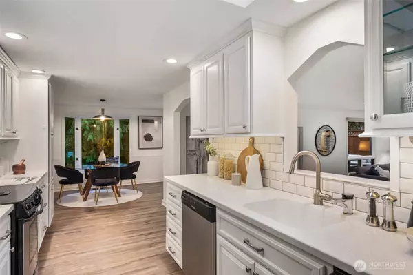 12419 NE 72nd ST, Kirkland, WA 98033