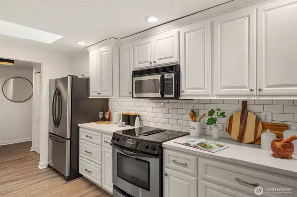 12419 NE 72nd ST, Kirkland, WA 98033