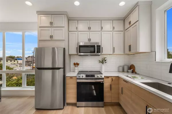 931 N 92nd ST #B, Seattle, WA 98103