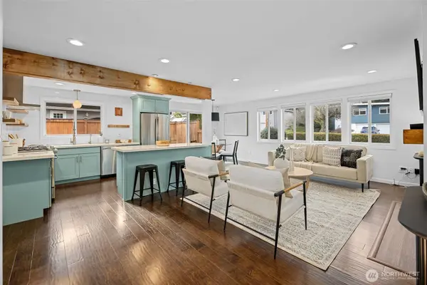3410 77th AVE SE, Mercer Island, WA 98040