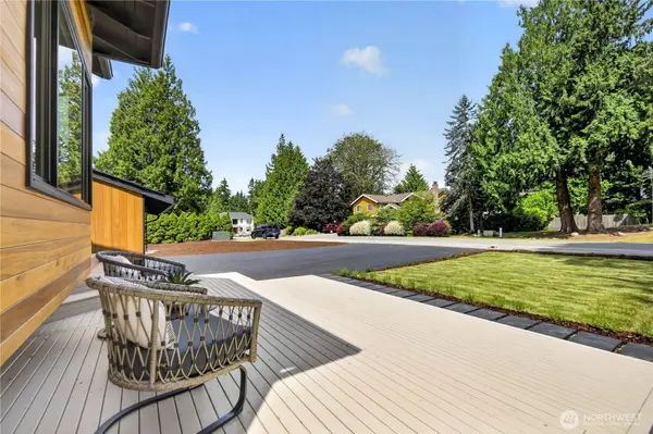 17409 NE 136th ST, Redmond, WA 98052