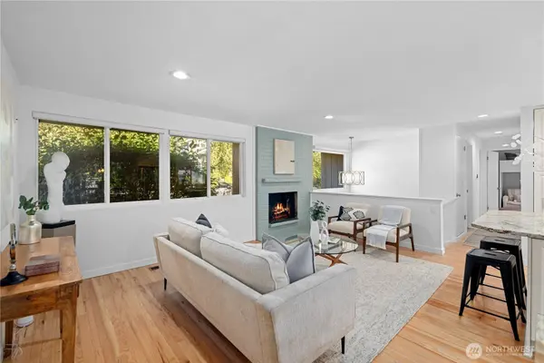 3411 77th PL SE, Mercer Island, WA 98040