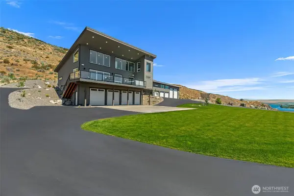 44 Osprey Nest RD, Pateros, WA 98846
