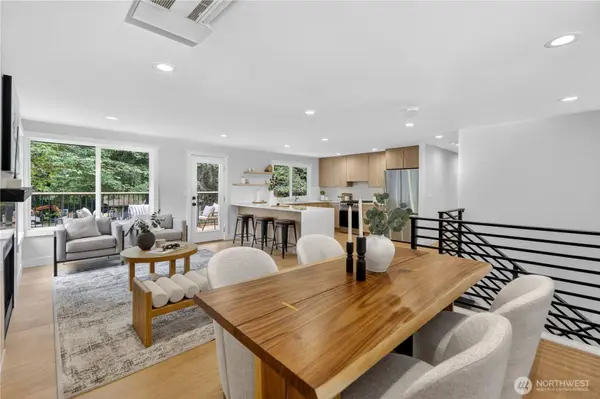 17409 NE 136th ST, Redmond, WA 98052